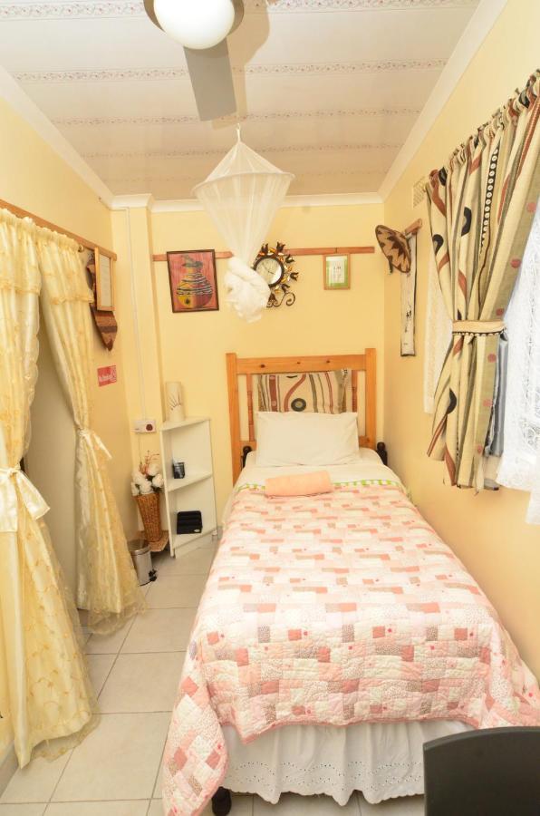 Kwampofu Guest House Harare Bagian luar foto