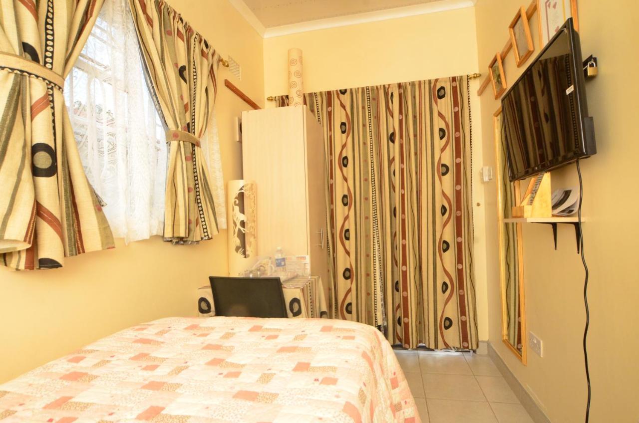 Kwampofu Guest House Harare Bagian luar foto